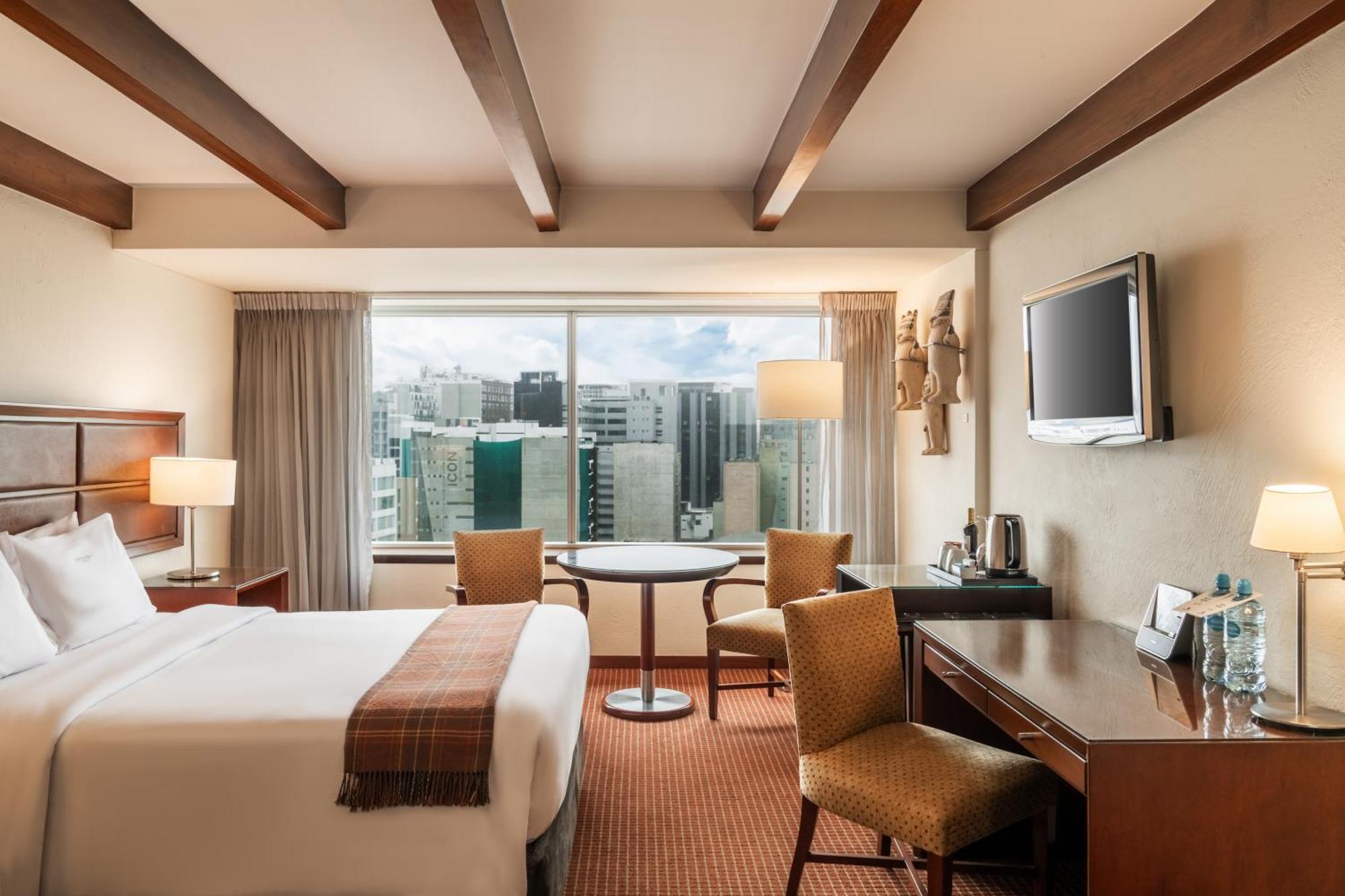 Casa Andina Premium Miraflores Lima Extérieur photo A guest room at the Four Seasons Hotel, Lima